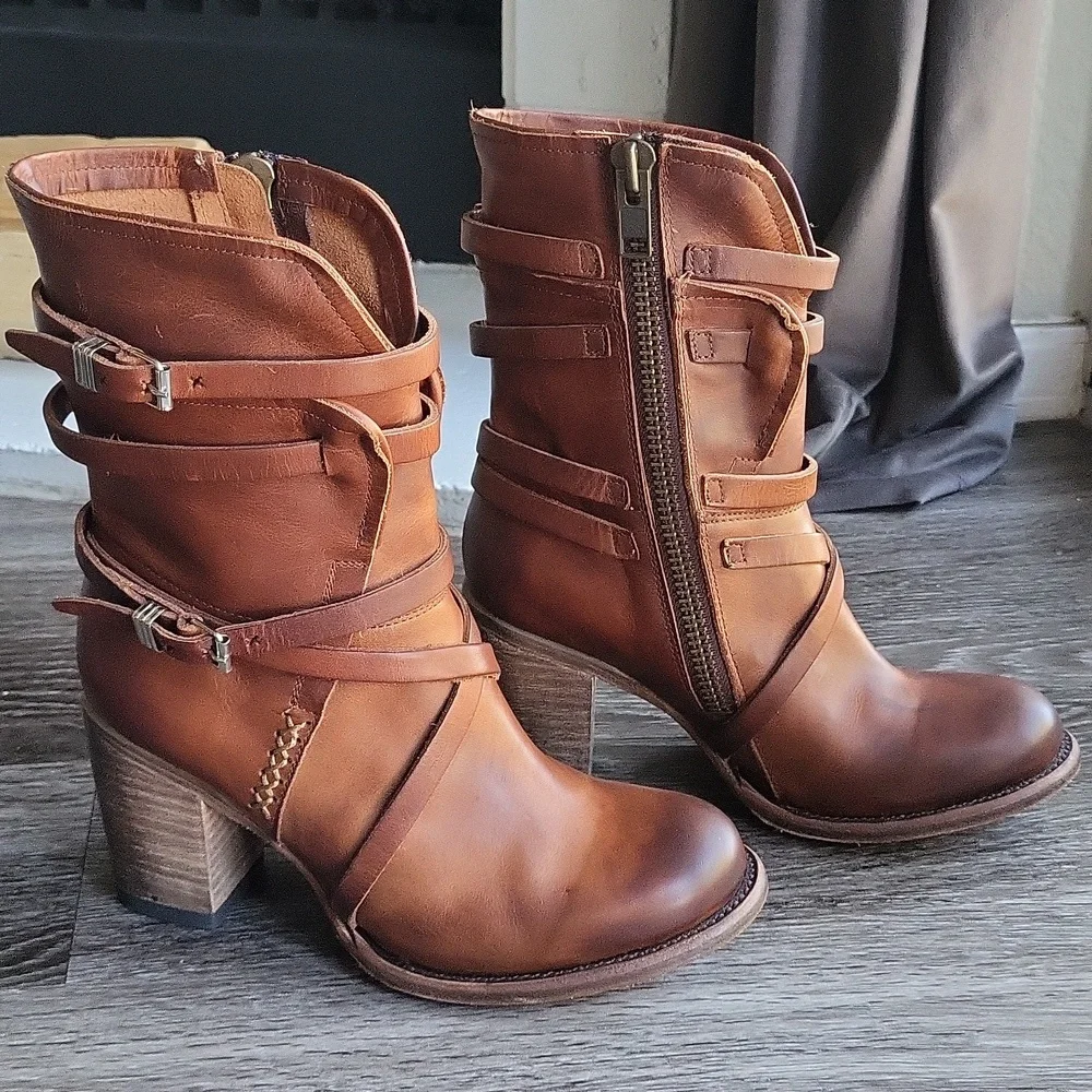 NEW Freebird Baker Cognac Boots NIB size 9 - Picture 7 of 14